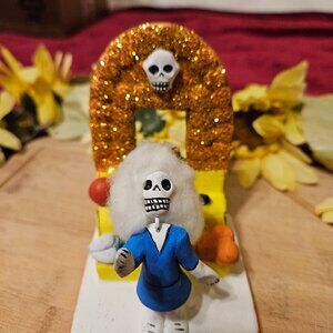 VINTAGE OAXACAN  GRAVE ALTAR WIRE AND CLAY SCULPTURE